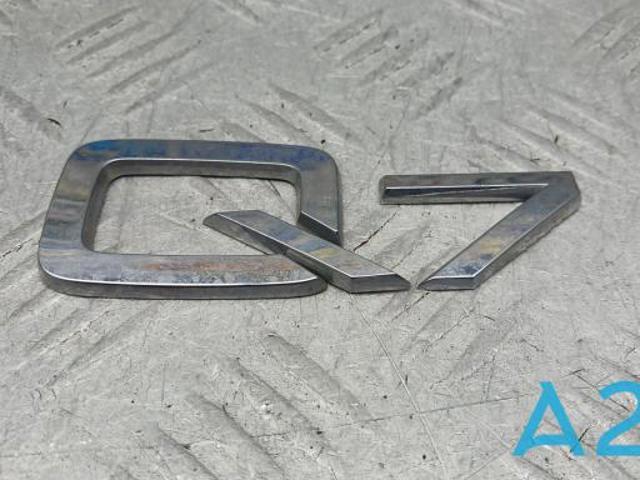 Емблема на кришку багажника, фірм.значок 4L08537412ZZ VAG