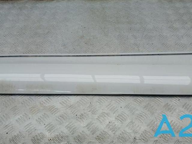Накладка задніх лівих дверей, нижня 4L0853969QGRU VAG