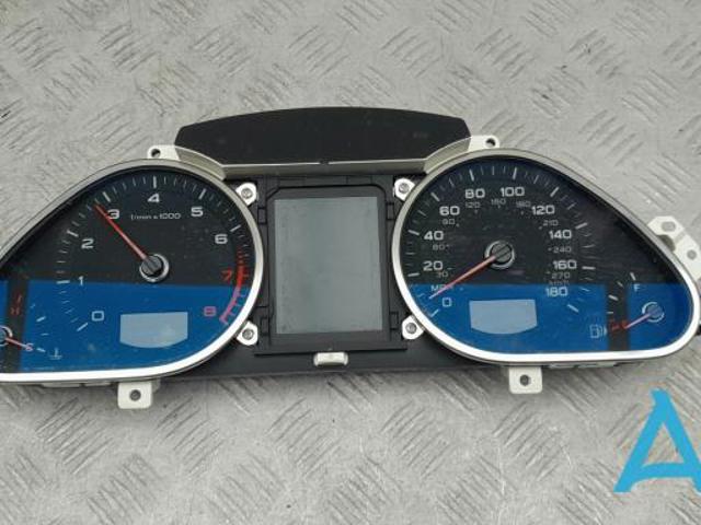 Приладова дошка-щиток приладів 4L0920985S VAG