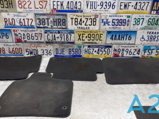 Комплект гумових килимків 4L1863691C9AM VAG