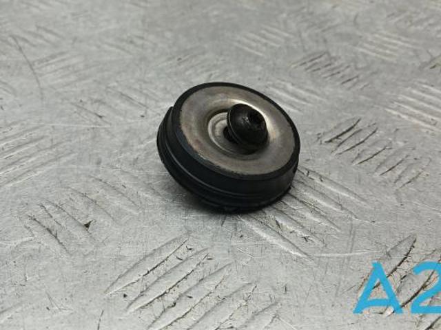 Подушка радіатора охолодження, нижня 4M0121268A VAG