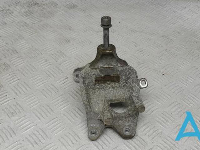 Кронштейн подушки (опори) двигуна, правої 4M0199308AS VAG