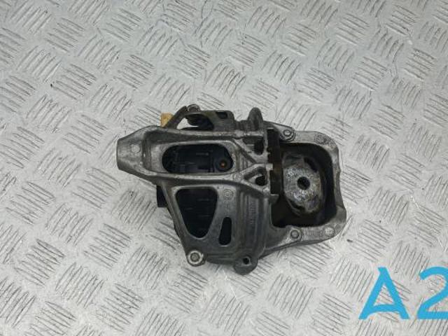 Права подушка мотора 4M0199372B VAG