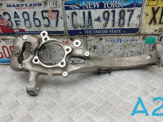 Кулак поворотний передній правий 4M0407254J VAG