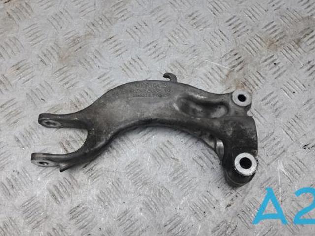 Вилка нижня амортизатора переднього, права 4M0413038L VAG