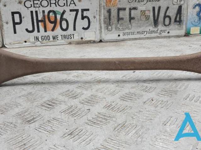 Важіль задньої підвіски поперечний, правий 4M0501530N VAG