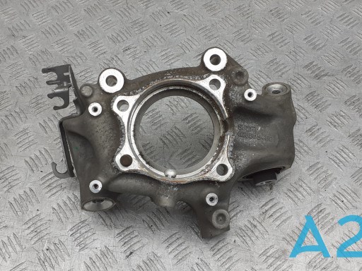 Кулак поворотний правий 4M0505432P VAG
