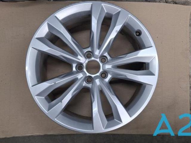 Диски литі (легкосплавні, титанові) 4M0601025C VAG