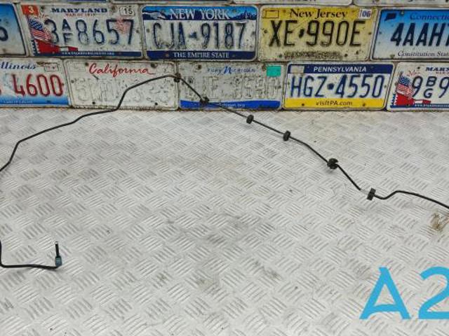 Трубка гальмівна передня права 4M0614724J VAG