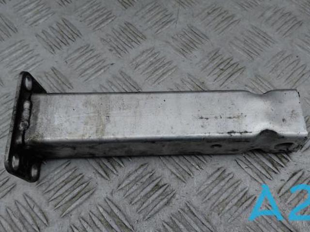 Кронштейн підсилювача переднього бампера 4M0802037A VAG