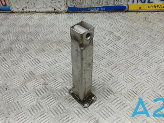 Кронштейн підсилювача переднього бампера 4M0802038A VAG