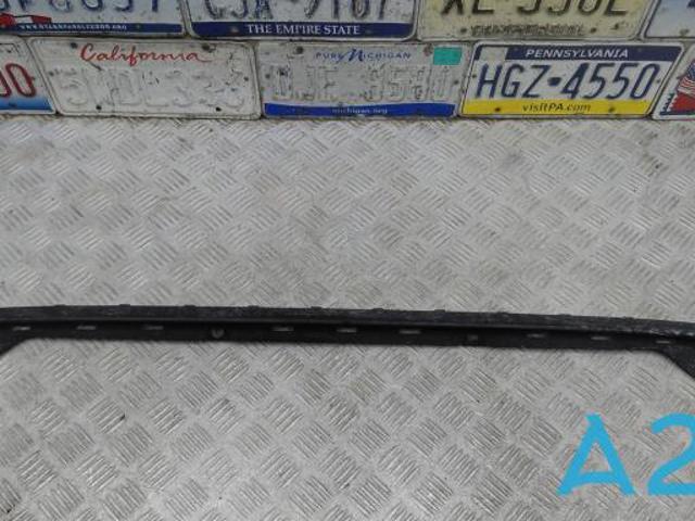 Спідниця заднього бампера 4M08075419B9 VAG