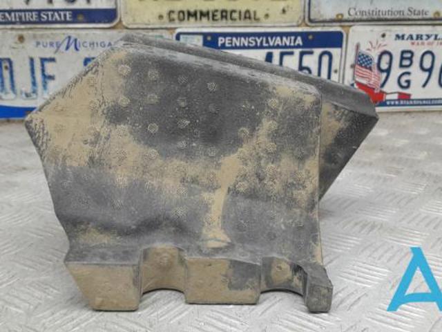 Наповнювач бампера заднього 4M0807573 VAG