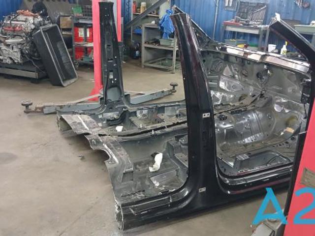 Амортизаційна стійка центральна, права 4M0809224B VAG