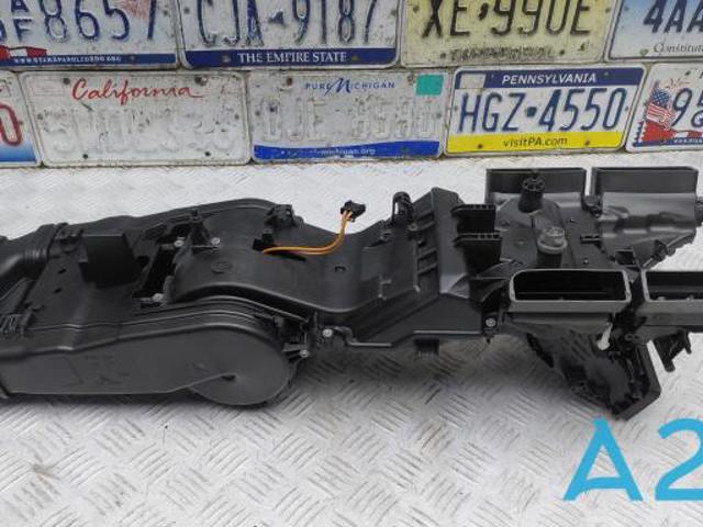 Корпус вентилятора пічки (опалювача салону), в зборі 4M0820329A VAG