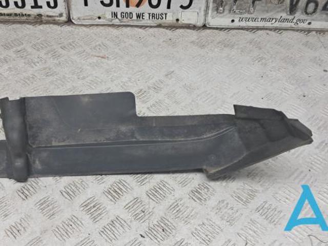 Ущільнювач під капот 4M0821170B VAG