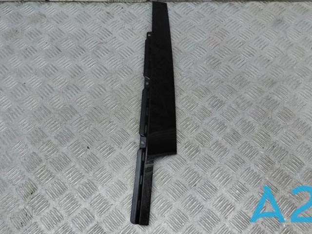 Накладка передніх дверей, лівої, вертикальної 4M0837901 VAG
