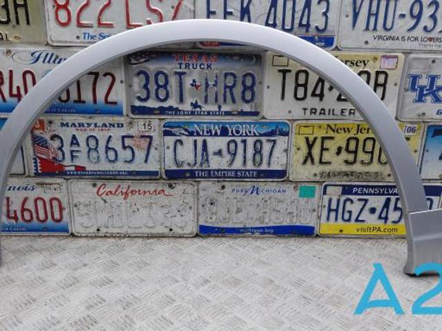 Молдинг арки крила переднього, лівий 4M0853717AGRU VAG