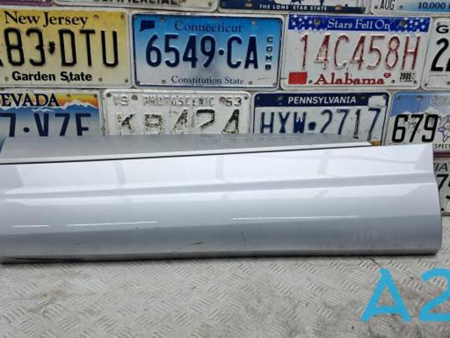 Молдинг задніх лівих дверей, нижній 4M0853969GGRU VAG