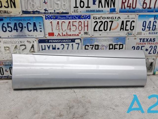 Накладка задніх правих дверей, нижня 4M0853970GGRU VAG