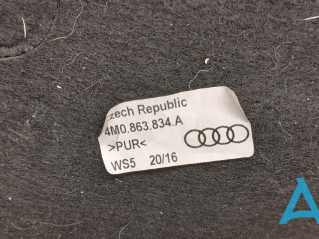 Облицювання багажного відсіку нижнє 4M0863697H VAG