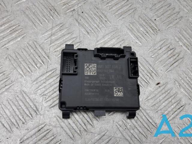 Кришка люка даху передня 4M0907594J VAG
