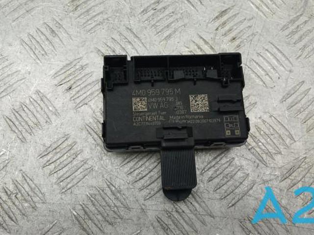 Блок комфорту задніх дверей 4M0959795M VAG