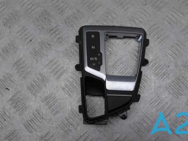 Облицювання важеля перемикання передач АКПП 4M1713111FMNC VAG