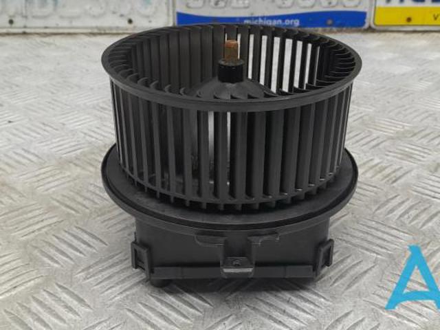 Моторчик пічки 4M1820021 VAG