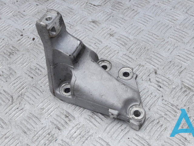 Кронштейн подушки (опори) двигуна, задньої 50610TA1A00 HONDA