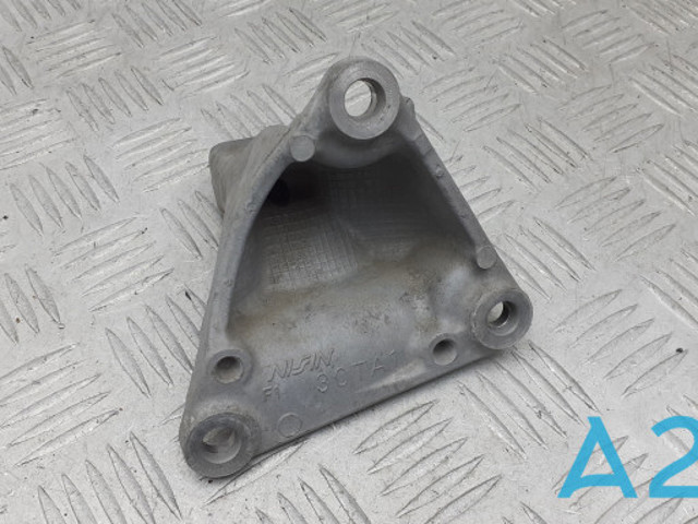 Кронштейн подушки (опори) двигуна, передньої 50630TA1A00 HONDA