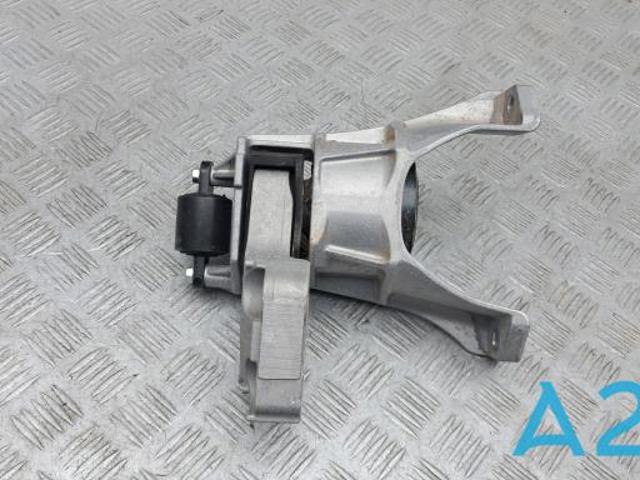 Права опора двигуна 50820TXMA03 HONDA