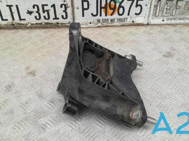 Подушка (опора) двигуна, ліва 50850TRWA02 HONDA