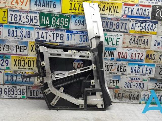 Двері пасажирські задні праві 51007427336 BMW