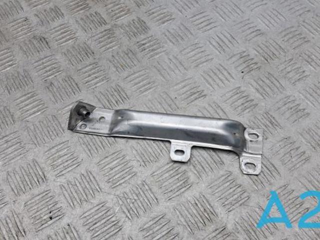 Кронштейн бампера переднього, лівий 51117158893 BMW