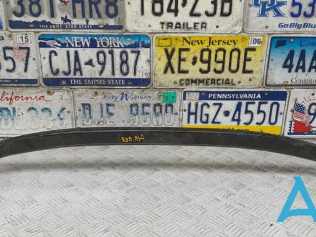 Кронштейн бампера переднього, центральний 51117203078 BMW
