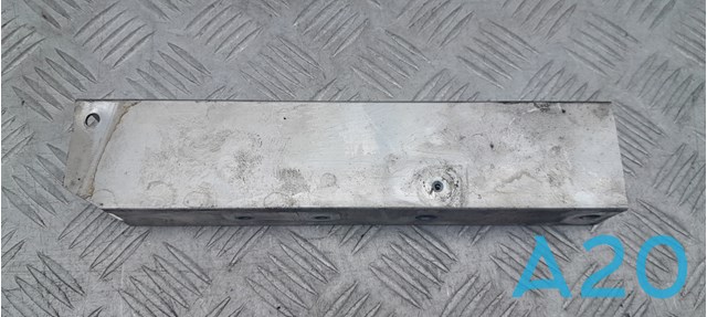 Кронштейн підсилювача переднього бампера 51117273399 BMW