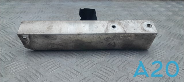 Кронштейн підсилювача переднього бампера 51117273400 BMW