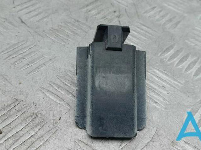 Направляюча переднього бампера 51117296308 BMW