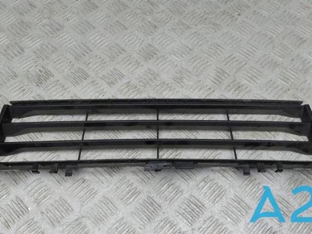 Решітка переднього бампера, центральна 51117385267 BMW