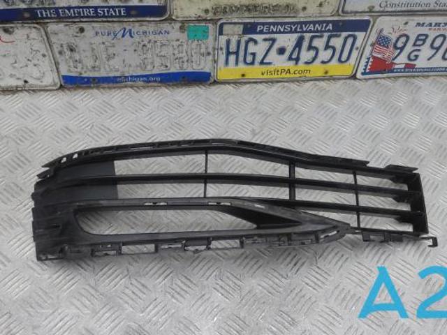 Решітка переднього бампера, ліва 51117385277 BMW