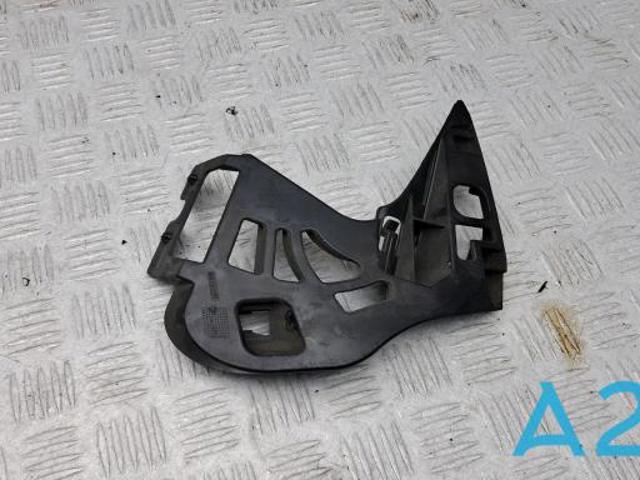 Праве кріплення переднього бампера 51117385348 BMW