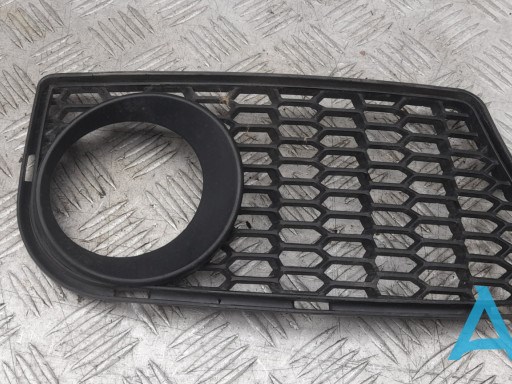 Заглушка, решітка протитуманних фар бампера переднього, ліва 51117906197 MARKET (OEM)