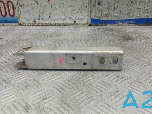 Кронштейн підсилювача переднього бампера 51119478578 BMW