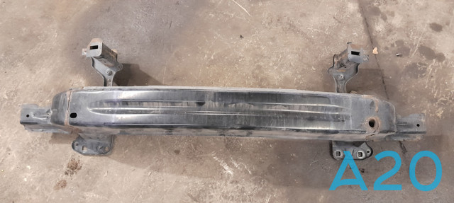 Підсилювач бампера переднього 51119801601 BMW