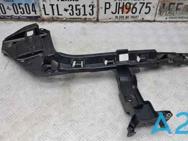 Лівий кронштейн заднього бампера 51127381119 BMW