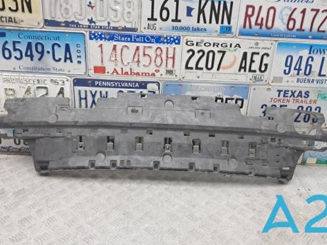 Кронштейн бампера заднього, центральний 51127387296 BMW