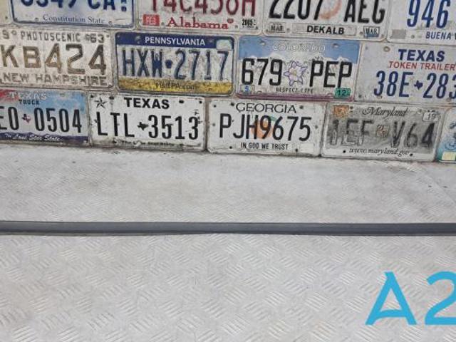 Молдинг передньої правої двері 51137158534 BMW