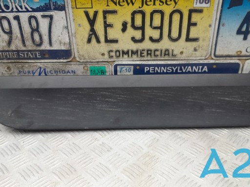 Молдинг задніх правих дверей, нижній 51137205782 BMW