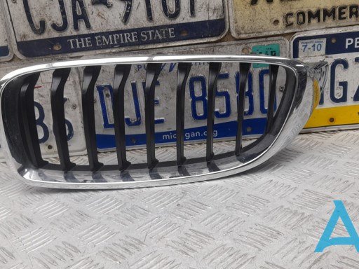 Решітка радіатора ліва 51137294817 BMW